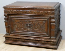 18th century carved d'occasion  Expédié en Belgium