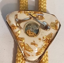 Ferramentas para prospector Bolo Tie Gold Flakes Pick and Shovel comprar usado  Enviando para Brazil
