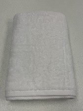 Toalha de banho HBYF borda simples branca 27” X 54” usada com defeitos comprar usado  Enviando para Brazil