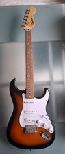 fender squier stratocaster usato fender squier stratocaster usato  Massa