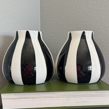 Set black white for sale  Battle Ground