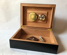 Humidor zigarrenbox zedernholz gebraucht kaufen Humidor zigarrenbox zedernholz gebraucht kaufen  Orsingen-Nenzingen
