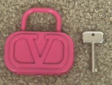 Mini armário chave cadeado rosa presente VIP Valentino muito raro comprar usado  Enviando para Brazil