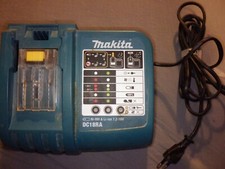 Chargeur batterie makita d'occasion  Sérignan