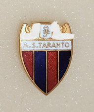 Taranto raro distintivo usato  Italia