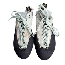 Sportiva mythos climbing for sale  Willow Grove