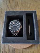 Helm vanuatu automatic for sale  SLOUGH