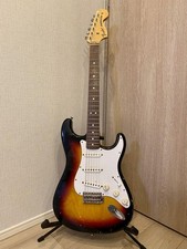 Fender japan stratcaster d'occasion  Expédié en Belgium
