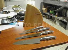 Set coltelli cucina usato  San Giovanni la Punta