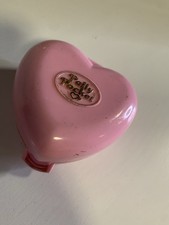 Polly Pocket Heart Compact „Babcia’s Cottage” 1993 Bluebird Zabawki Vintage Oryginalne, używany na sprzedaż Polly Pocket Heart Compact „Babcia’s Cottage” 1993 Bluebird Zabawki Vintage Oryginalne, używany na sprzedaż  PL