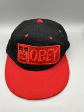 Cappello obey usato  Italia