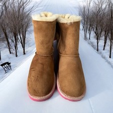 Ugg australia big for sale  South Richmond Hill