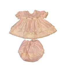 Vintage Mini World 9-12 Meses Bebê ou Boneca Criança Vestido Fralda Capa Renda Rosa comprar usado  Enviando para Brazil