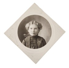 Hennepin Studio Minneapolis Young Girl Piercing Eyes Mini CDV Cartes de Visite comprar usado  Enviando para Brazil