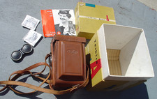 Cámara vintage Yashica A en caja con estuche de cuero manual sin probar para piezas segunda mano  Embacar hacia Mexico
