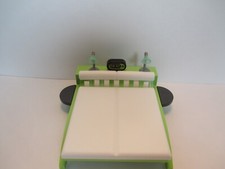 Móveis Playmobil CAMA DE CASAL VERDE E BRANCA + DESPERTADOR + 2 LÂMPADAS IDÊNTICAS comprar usado  Enviando para Brazil