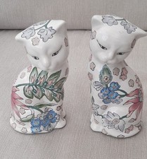 Pair white ceramic for sale  SOUTHAMPTON