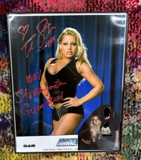 Trish stratus signed d'occasion  Expédié en Belgium