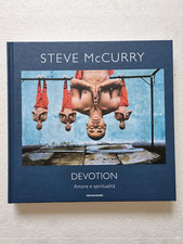 Steve mccurry devotion usato  Milano