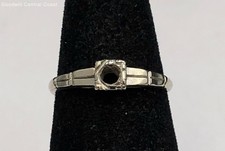 Anel testado de ouro 17,94k tamanho 4,5 marcado 18K - precisa de pedra preciosa comprar usado Anel testado de ouro 17,94k tamanho 4,5 marcado 18K - precisa de pedra preciosa comprar usado  Enviando para Brazil