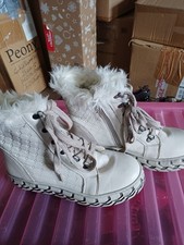 Cream leather lace for sale Cream leather lace for sale  WEYBRIDGE