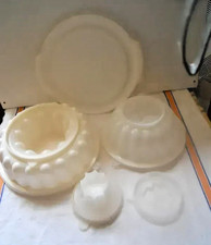 Tupperware lot moule d'occasion Tupperware lot moule d'occasion  Bréval