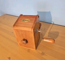Grattugia per formaggio usato  Jesi