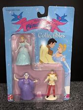 Colecionáveis Disney Cinderela 3 peças conjunto no pacote original novo lacrado comprar usado Colecionáveis Disney Cinderela 3 peças conjunto no pacote original novo lacrado comprar usado  Enviando para Brazil