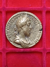 Medaglione commodo giovane usato  Milano
