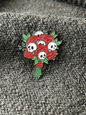 Skull red roses for sale  HATFIELD