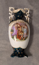 Urna antiga Victoria Carlsbad Áustria Kaufmann Maiden dourada com duas alças 9,5" comprar usado Urna antiga Victoria Carlsbad Áustria Kaufmann Maiden dourada com duas alças 9,5" comprar usado  Enviando para Brazil