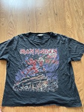 Camiseta masculina Iron Maiden x Pull & Bear XL cinza Run to the Hills extra grande comprar usado  Enviando para Brazil