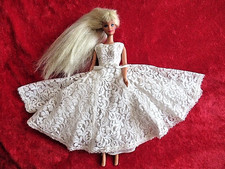 Barbie white lace d'occasion  Expédié en Belgium