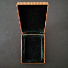 Boite vide medaille d'occasion  Épinay-sur-Orge