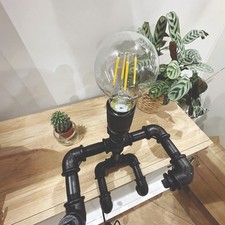 Lampada tavolo terra usato  Nettuno