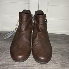 Earth origins women for sale  Surprise