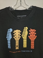 Camiseta Life Is Good Guitars Diverse Portfolio Masculina Média Preta Logotipo Gráfico comprar usado  Enviando para Brazil