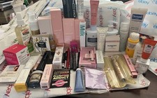 Lote de 47 peças de revendedores enormes a granel para cuidados com a pele/maquiagem medicube, Mac, Burberry, Nest comprar usado  Enviando para Brazil