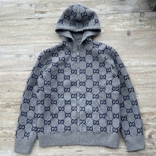 Usado, JAQUETA GUCCI REVERSÍVEL GG LÃ COM CAPUZ ZÍPER - Cinza, tamanho P comprar usado  Enviando para Brazil
