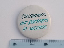 Botão Pinback Vintage Clientes: Nossos Parceiros em Negócios de Sucesso Canadá comprar usado Botão Pinback Vintage Clientes: Nossos Parceiros em Negócios de Sucesso Canadá comprar usado  Enviando para Brazil