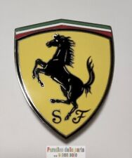 Ferrari emblema scudo usato  Castelvetro di Modena