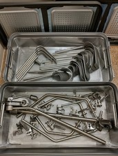 CONJUNTO RETRATOR OMNI-TRACT, QUADROS WISHBONE, 24 LÂMINAS, 10 BRAÇADEIRAS DE PRESSÃO, POSTE E BRAÇO comprar usado  Enviando para Brazil