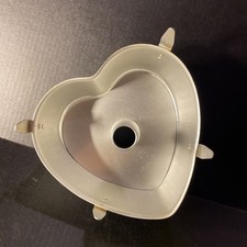 RARA PANELA DE BOLO DE COMIDA DE ANJO EM FORMA DE CORAÇÃO DE ALUMÍNIO WILTON, usado comprar usado  Enviando para Brazil