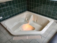 Jacuzzi hot tub for sale  BEDWORTH