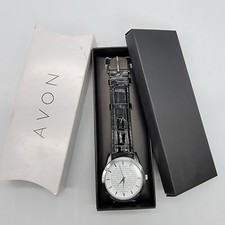 Usado, Relógio masculino Avon Lord's Prayer 38 mm tom prata pulseira de couro preto novo na caixa - Funciona comprar usado  Enviando para Brazil