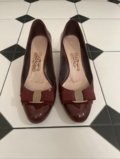 Saltos Salvatore Ferragamo Vara Bow Pumps couro envernizado borgonha vermelho tamanho 7,5 B comprar usado  Enviando para Brazil