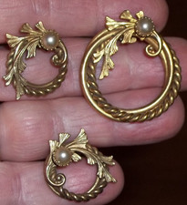 Vintage goldtone wreath for sale  Hartville