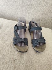 Earth origins women for sale  Columbia