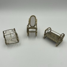 Usado, Lote de 3 peças miniaturas vintage de móveis de metal bronze para bonecas quarto de bebê comprar usado  Enviando para Brazil