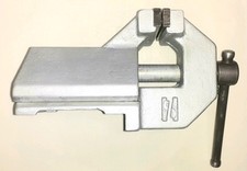 Schraubstock ddr gebraucht kaufen  Wangerland